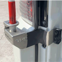 Load image into Gallery viewer, Pajero Flag / Antenna Bracket For Mitsubishi Pajero Car Anti-Theft Antenna Bracket V97 V93 V87 V73 Pajero Walkie-Talkie Antenna Bracket